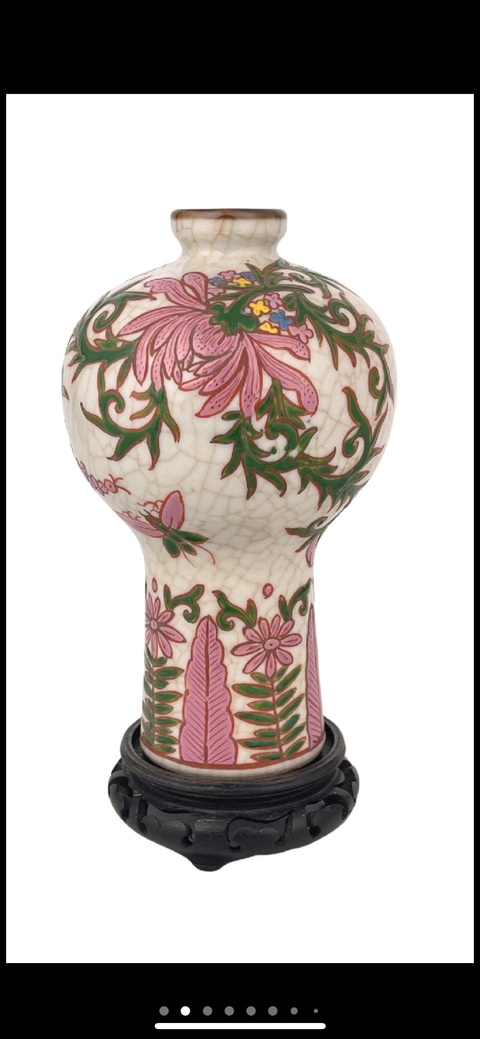 古玩陶瓷哥釉粉彩花卉紋梅瓶真品鑒賞圖