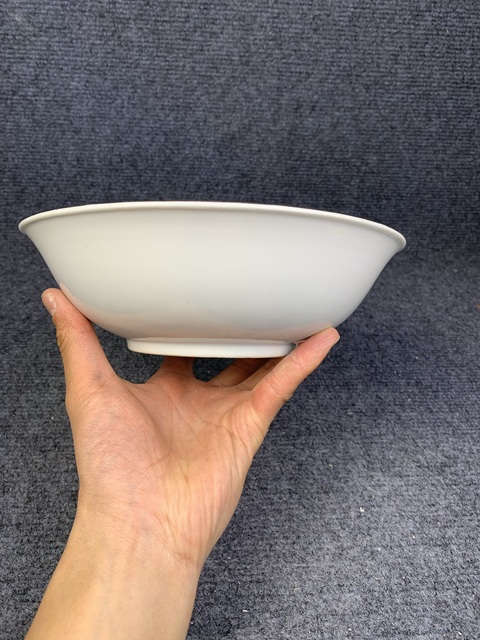 古玩陶瓷綠地粉彩皮球花暗刻花卉紋碗拍賣,當前價格800元