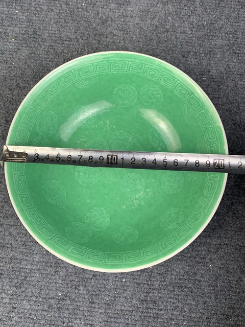 古玩陶瓷綠地粉彩皮球花暗刻花卉紋碗拍賣,當前價格800元