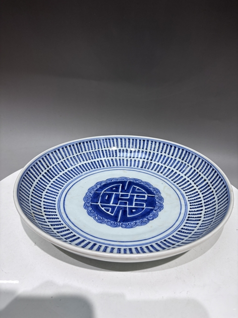 古玩陶瓷清中早·青花壽字紋盤拍賣，當前價格3000元