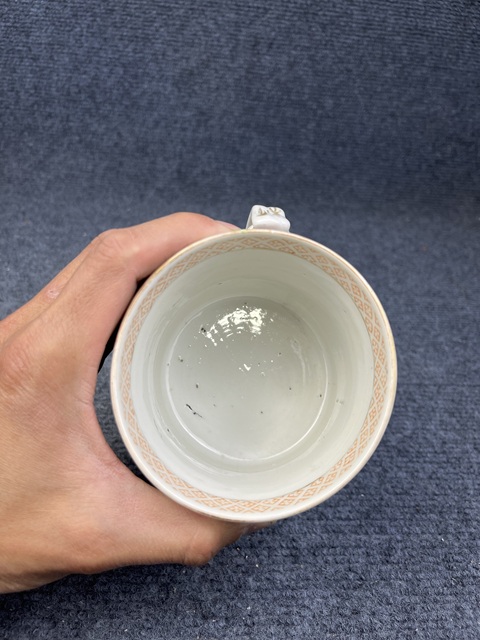 古玩陶瓷乾隆廣彩庭院人物紋馬克杯拍賣,當前價格3588元