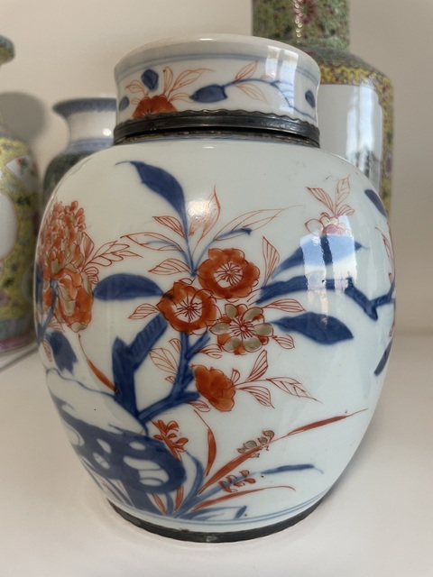 古玩陶瓷青花礬紅描金罐真品鑒賞圖