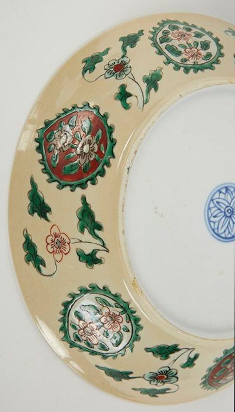 古玩陶瓷青花五彩盤真品鑒賞圖