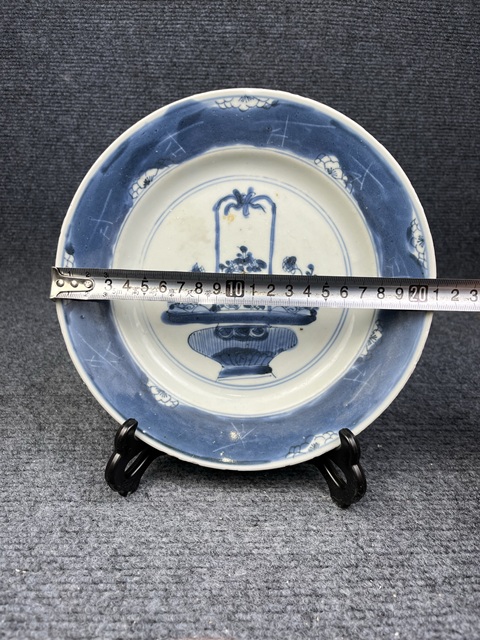 古玩陶瓷清康熙·青花提蘭花卉紋盤拍賣，當前價格500元