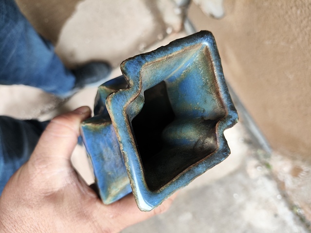 古玩陶瓷石灣窯鈞釉印人物紋雙聯瓶真品鑒賞圖