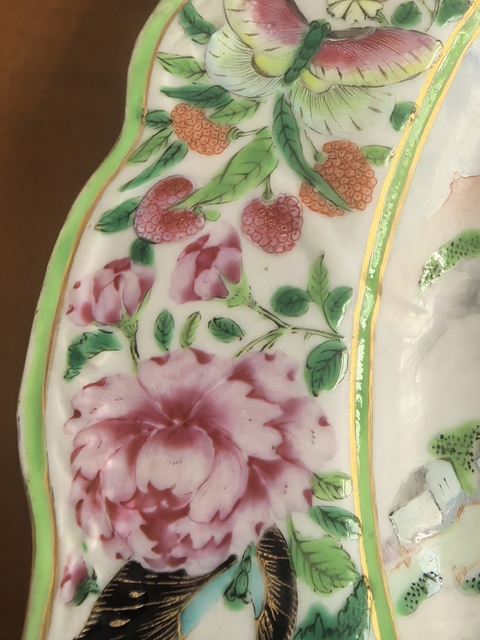 古玩陶瓷廣彩人物花口盤真品鑒賞圖