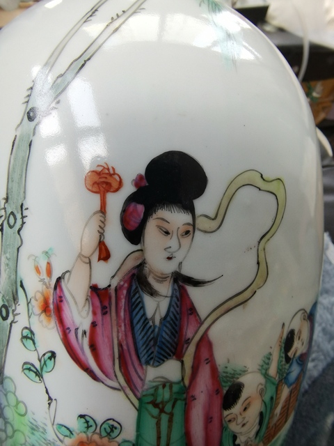 古玩陶瓷三娘教子圖新粉彩瓶真品鑒賞圖