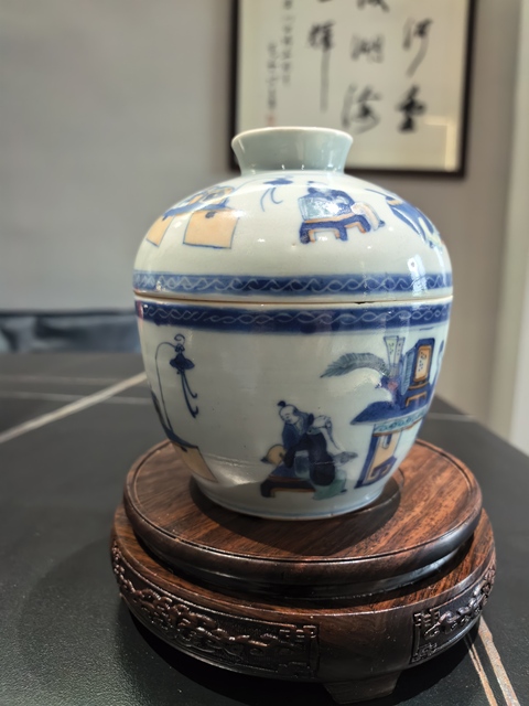 古玩陶瓷清中晚·春夜宴桃李園李白人物紋蓋缸拍賣,當(dāng)前價(jià)格8888元