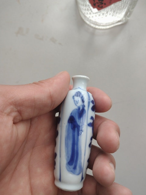 古玩陶瓷康熙青花仕女圖鼻煙壺拍賣,當前價格6000元
