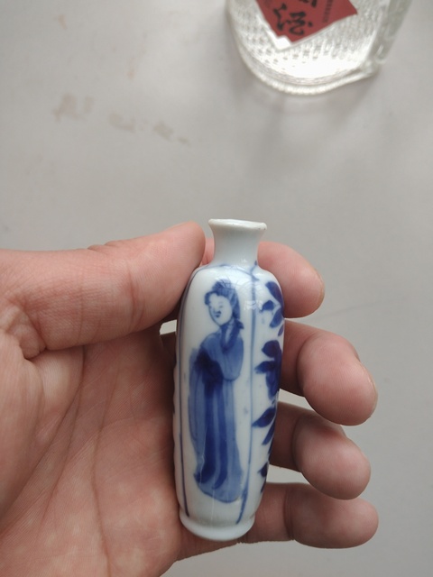 古玩陶瓷康熙青花仕女圖鼻煙壺拍賣,當前價格6000元