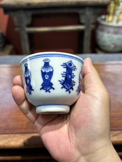 古玩陶瓷晚清青花博古紋壓手杯拍賣,當前價格3650元