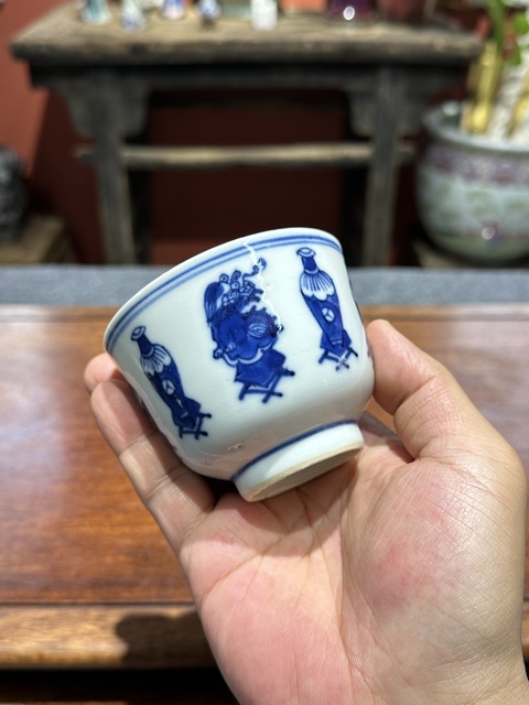 古玩陶瓷晚清青花博古紋壓手杯拍賣,當前價格3650元