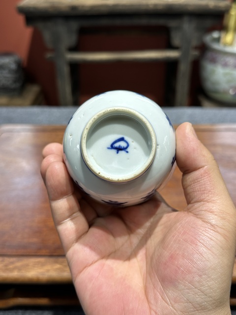 古玩陶瓷晚清青花博古紋壓手杯拍賣,當前價格3650元