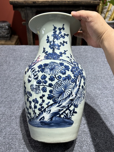 古玩陶瓷清代中期青花夾白花卉紋羅漢瓶拍賣,當前價格3200元