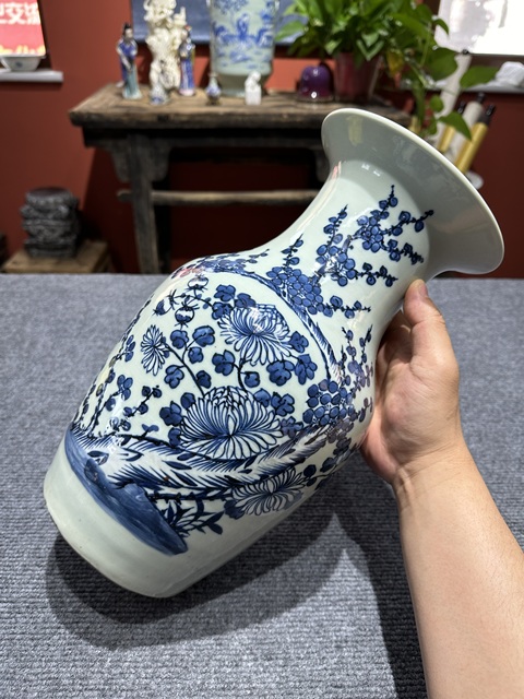古玩陶瓷清代中期青花夾白花卉紋羅漢瓶拍賣,當前價格3200元