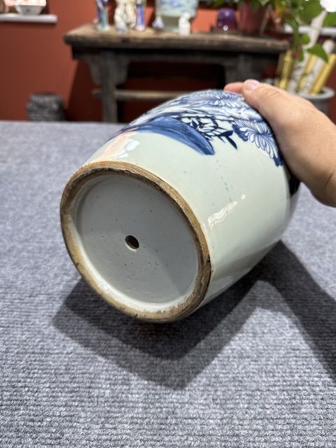 古玩陶瓷清代中期青花夾白花卉紋羅漢瓶拍賣,當前價格3200元