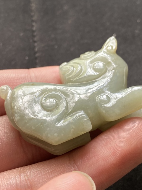 古玩玉器(一口價放漏)民國和田玉圓雕“瑞獸”把件拍賣,當(dāng)前價格1500元