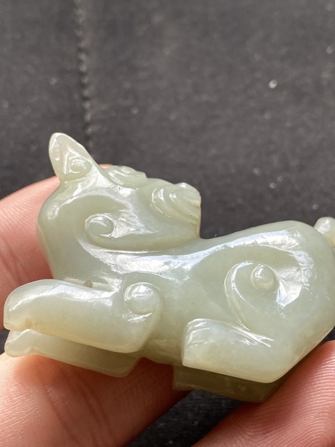 古玩玉器(一口價放漏)民國和田玉圓雕“瑞獸”把件拍賣,當(dāng)前價格1500元