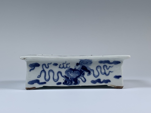 古玩陶瓷清晚期·青花獅子紋水仙盆真品鑒賞圖