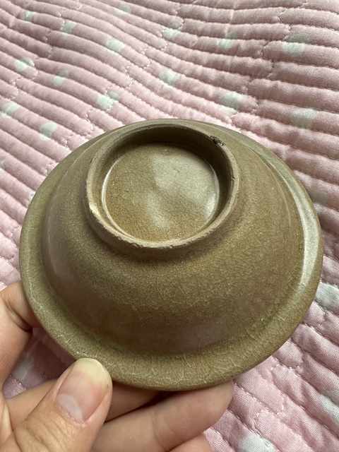 古玩陶瓷龍泉米黃釉菊瓣折沿洗拍賣，當前價格5500元