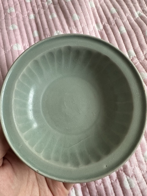 古玩陶瓷龍泉青瓷菊瓣折沿洗拍賣,當前價格7800元