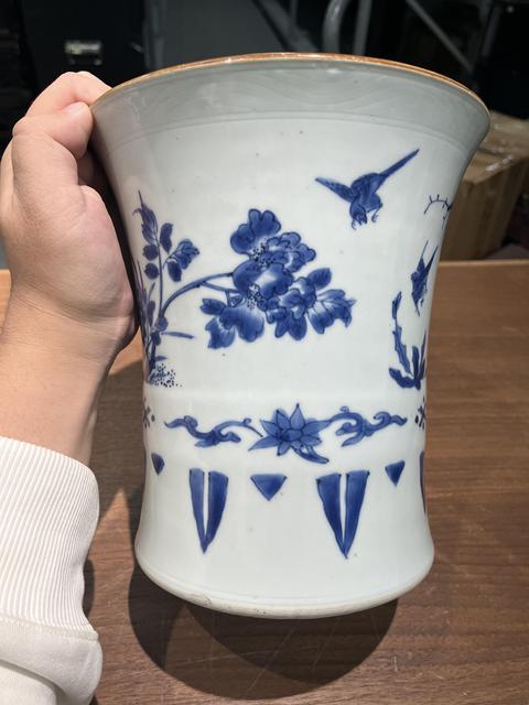 古玩陶瓷花鳥紋青花筆筒真品鑒賞圖