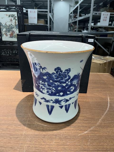 古玩陶瓷花鳥紋青花筆筒真品鑒賞圖