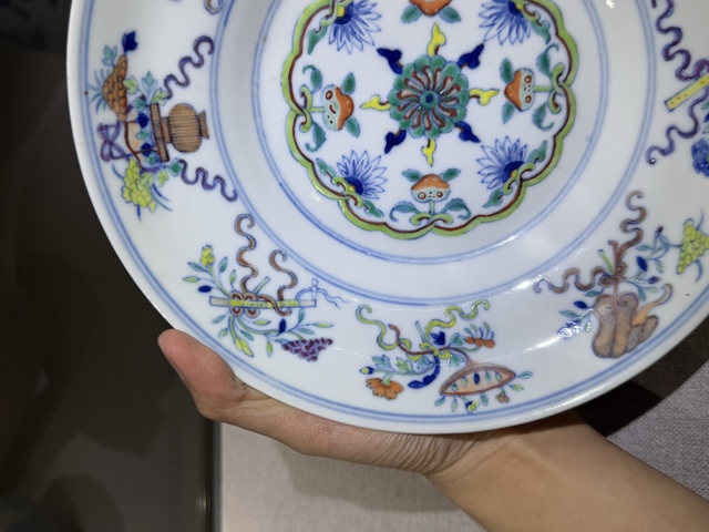 古玩陶瓷清光緒 斗彩八寶紋盤真品鑒賞圖