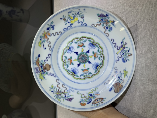 古玩陶瓷清光緒 斗彩八寶紋盤真品鑒賞圖