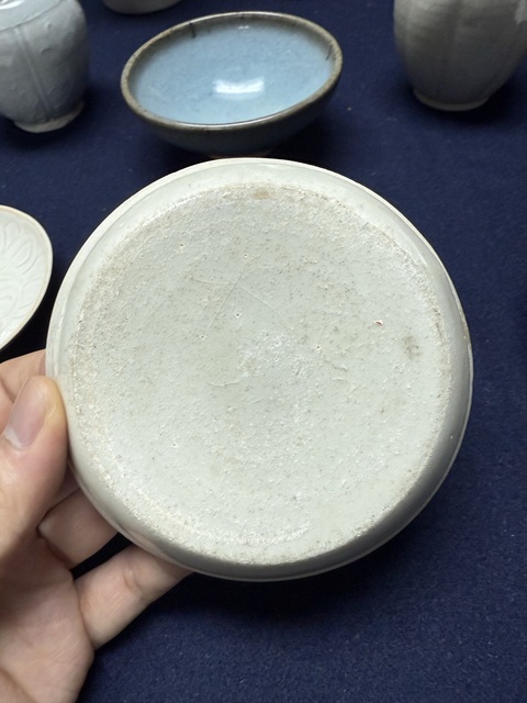 古玩陶瓷定窯系刻花盤真品鑒賞圖