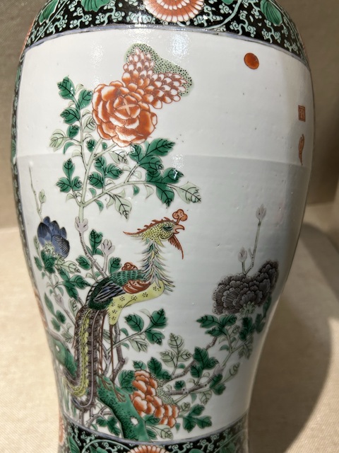 古玩陶瓷五彩花卉開(kāi)窗花鳥(niǎo)紋觀音瓶真品鑒賞圖