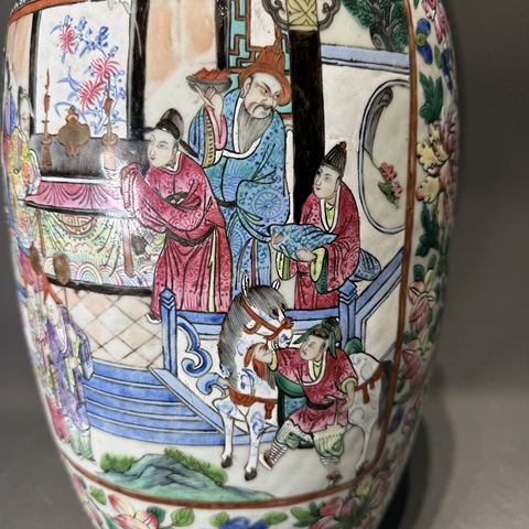古玩陶瓷咸豐細路粉彩人物瓶真品鑒賞圖