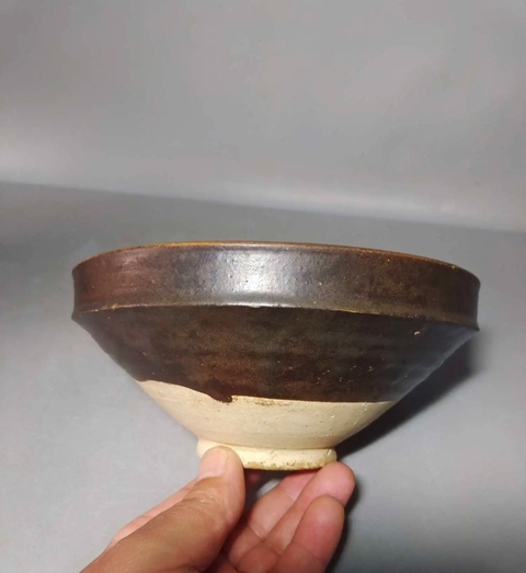 古玩陶瓷褐釉直口斗笠碗真品鑒賞圖