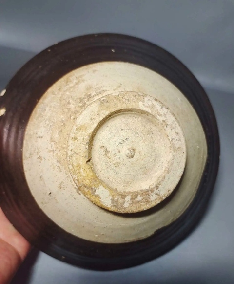 古玩陶瓷褐釉直口斗笠碗真品鑒賞圖