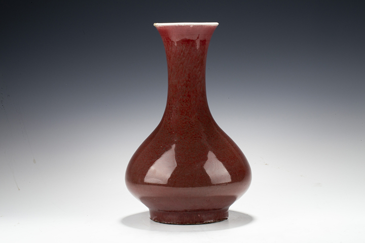 古玩陶瓷清中晚·郎紅釉賞瓶真品鑒賞圖