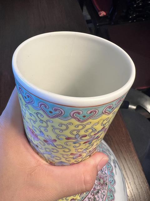 古玩陶瓷粉彩嬰戲圖天球瓶真品鑒賞圖