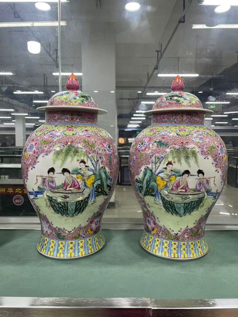 古玩陶瓷粉彩花卉紋人物將軍罐真品鑒賞圖