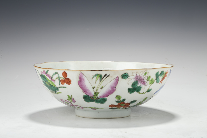 古玩陶瓷清晚·粉彩花蝶紋花口碗拍賣，當(dāng)前價(jià)格1100元