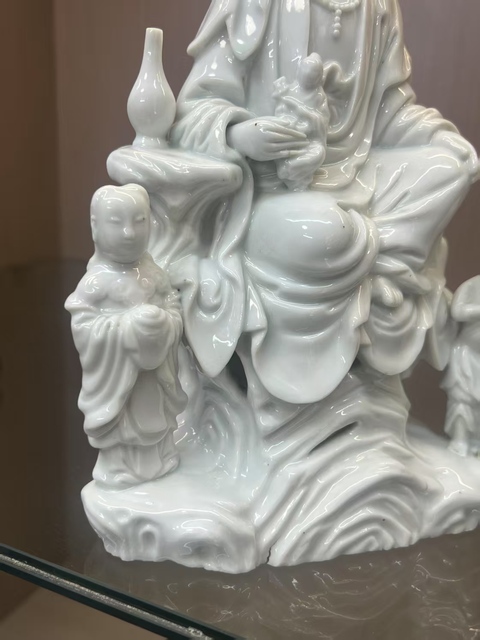古玩陶瓷德化觀音瓷塑真品鑒賞圖