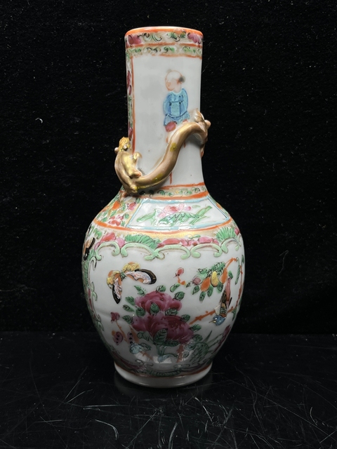 古玩陶瓷廣彩人物紋長(zhǎng)頸瓶拍賣(mài),當(dāng)前價(jià)格700元
