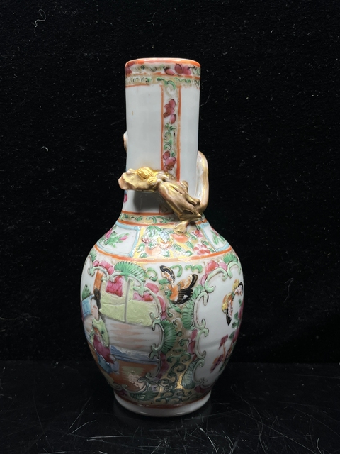 古玩陶瓷廣彩人物紋長(zhǎng)頸瓶拍賣(mài),當(dāng)前價(jià)格700元