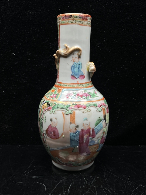 古玩陶瓷廣彩人物紋長(zhǎng)頸瓶拍賣(mài),當(dāng)前價(jià)格700元
