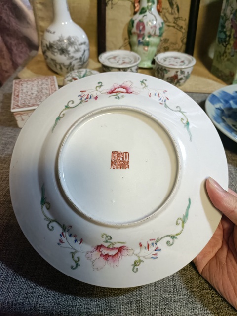 古玩陶瓷民國粉彩百花不落地紋賞盤拍賣,當(dāng)前價格3888元