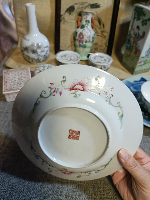 古玩陶瓷民國粉彩百花不落地紋賞盤拍賣,當(dāng)前價格3888元