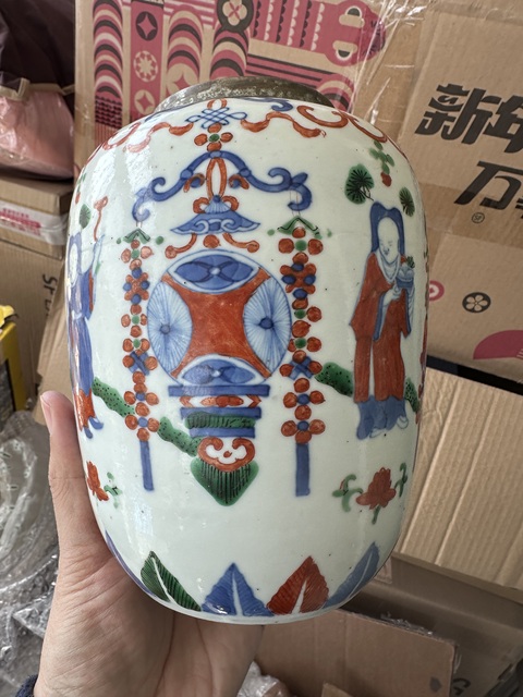古玩陶瓷青花五彩人物故事紋罐真品鑒賞圖