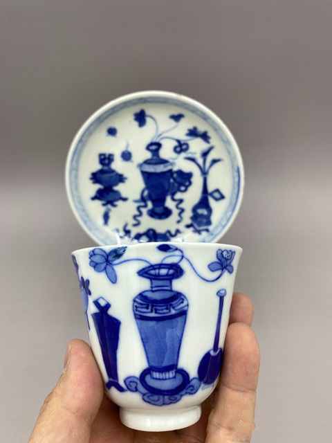 古玩陶瓷晚清 青花博古圖鈴鐺杯碟套拍賣,當(dāng)前價格3000元