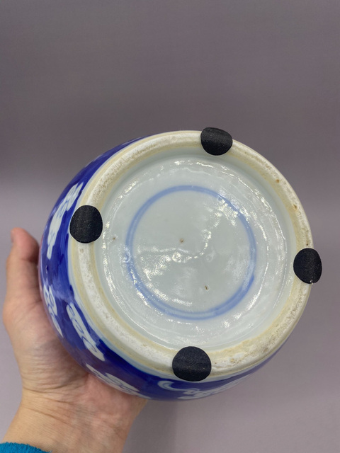 古玩陶瓷晚清 青花留白雙龍趕珠紋罐拍賣，當前價格3570元