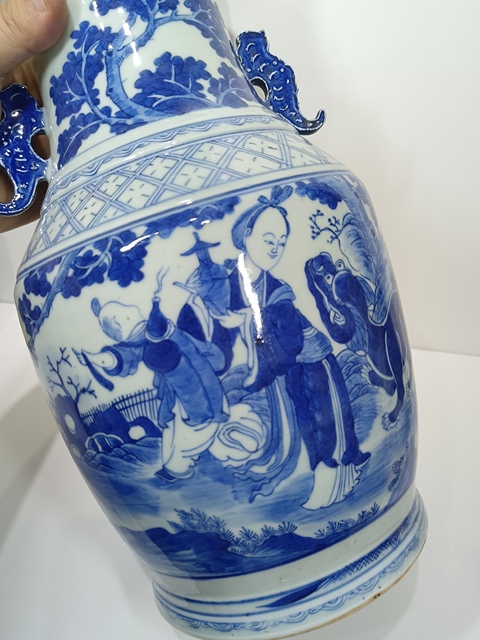 古玩陶瓷青花人物雙耳瓶拍賣，當前價格13000元