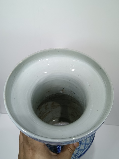 古玩陶瓷青花人物雙耳瓶拍賣，當前價格13000元