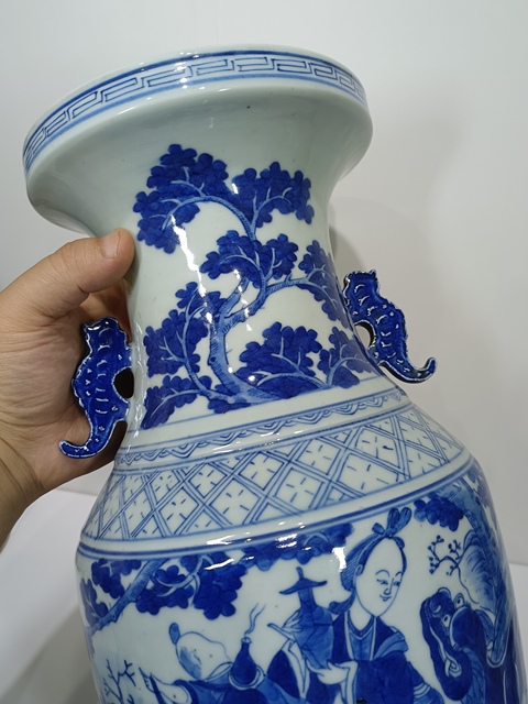 古玩陶瓷青花人物雙耳瓶拍賣，當前價格13000元